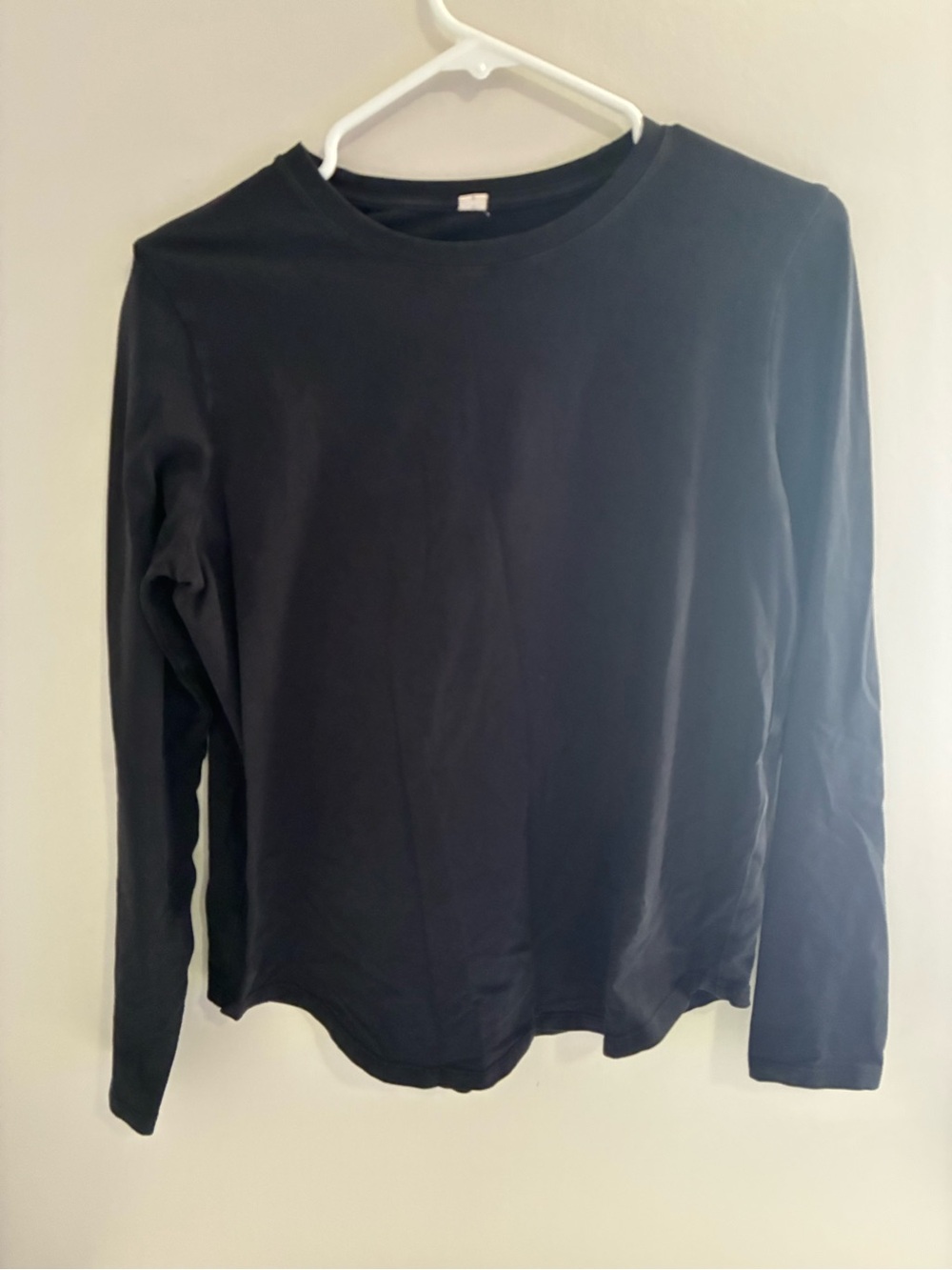 Women’s Lululemon Black Sleeve Shirt SZ 8